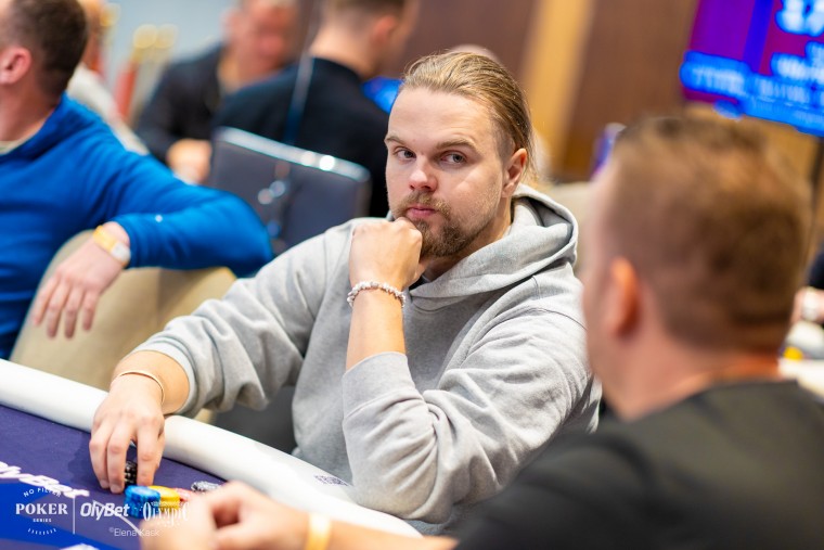 Jätkab viis eestlast