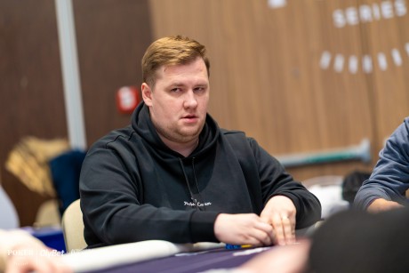 Taago Tamm juhib avap&auml;eva j&auml;rel Christmas Cracker 2025 p&otilde;hiturniiri