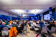 M&auml;ng algas, saalis 200 m&auml;ngijat