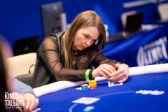 &Uuml;ks konkurent v&auml;hem