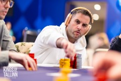 Juhib endiselt Georgios