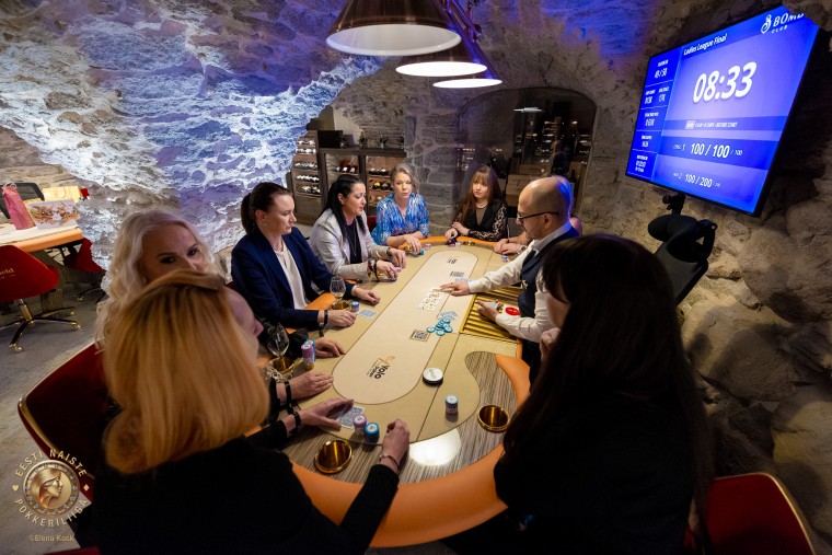 Naisteliiga Fox Denis.jpg