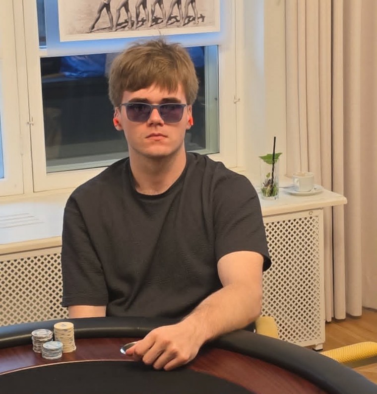 Action juba kolmel laual